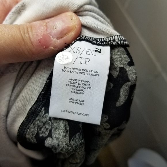 Cabi tango floral draped mixed print sleeveless  tank - Picture 4 of 6